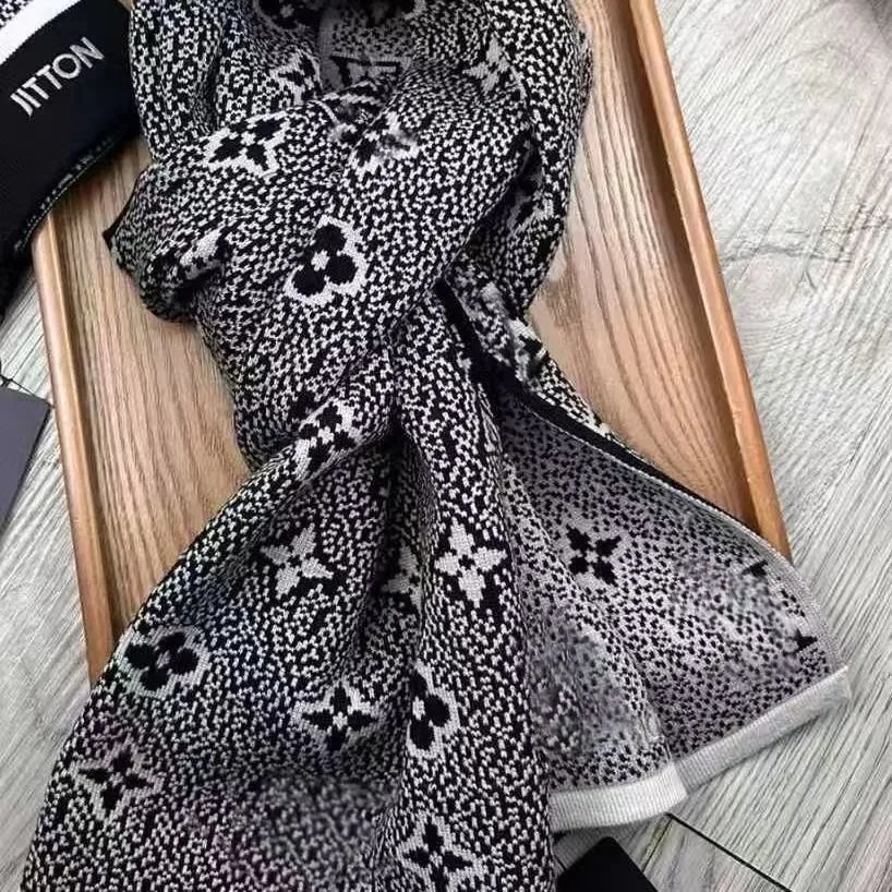 louis vuitton monogram shawl brown -4