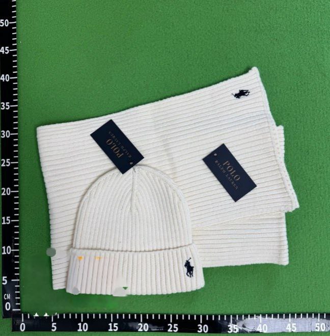 UGG Moncler LV Louis Vuitton chapeau écharpe gants -2