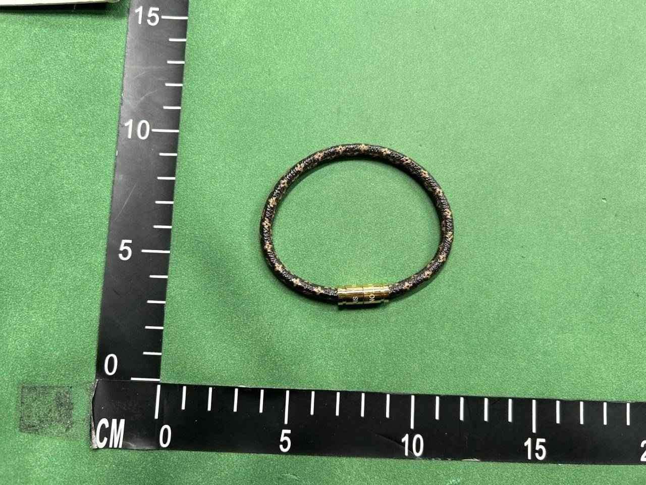 Louis Vuitton LV magnetic snap bracelet -3