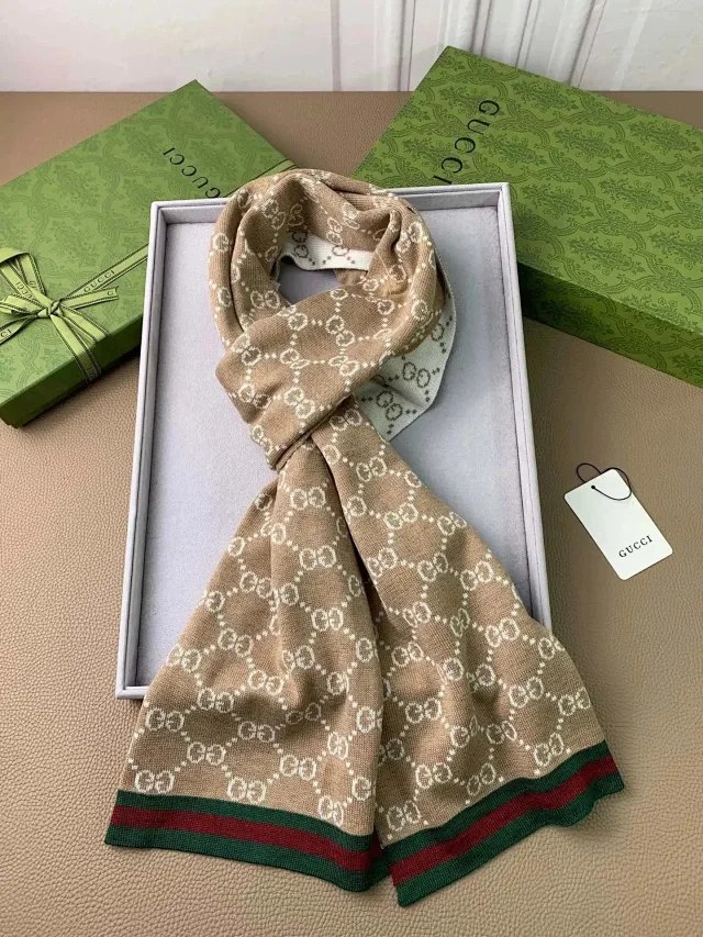 GUCCI Scarves, Silk scarves（2 CP) -3
