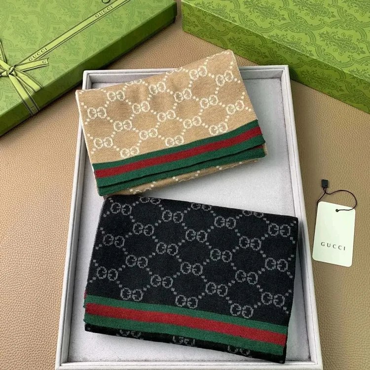 GUCCI Scarves, Silk scarves（2 CP) -2