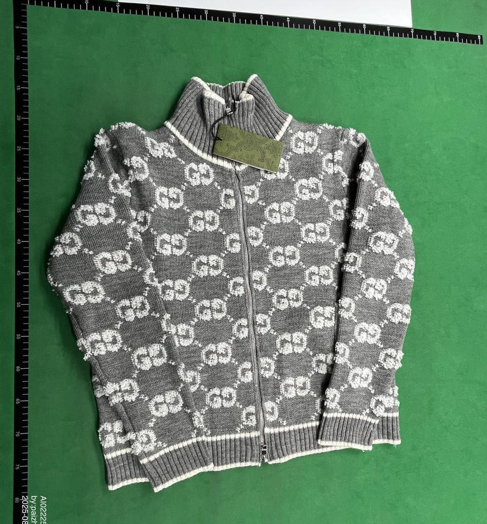 Gucci knitted sweater hoodie & down jacket & down vest -2