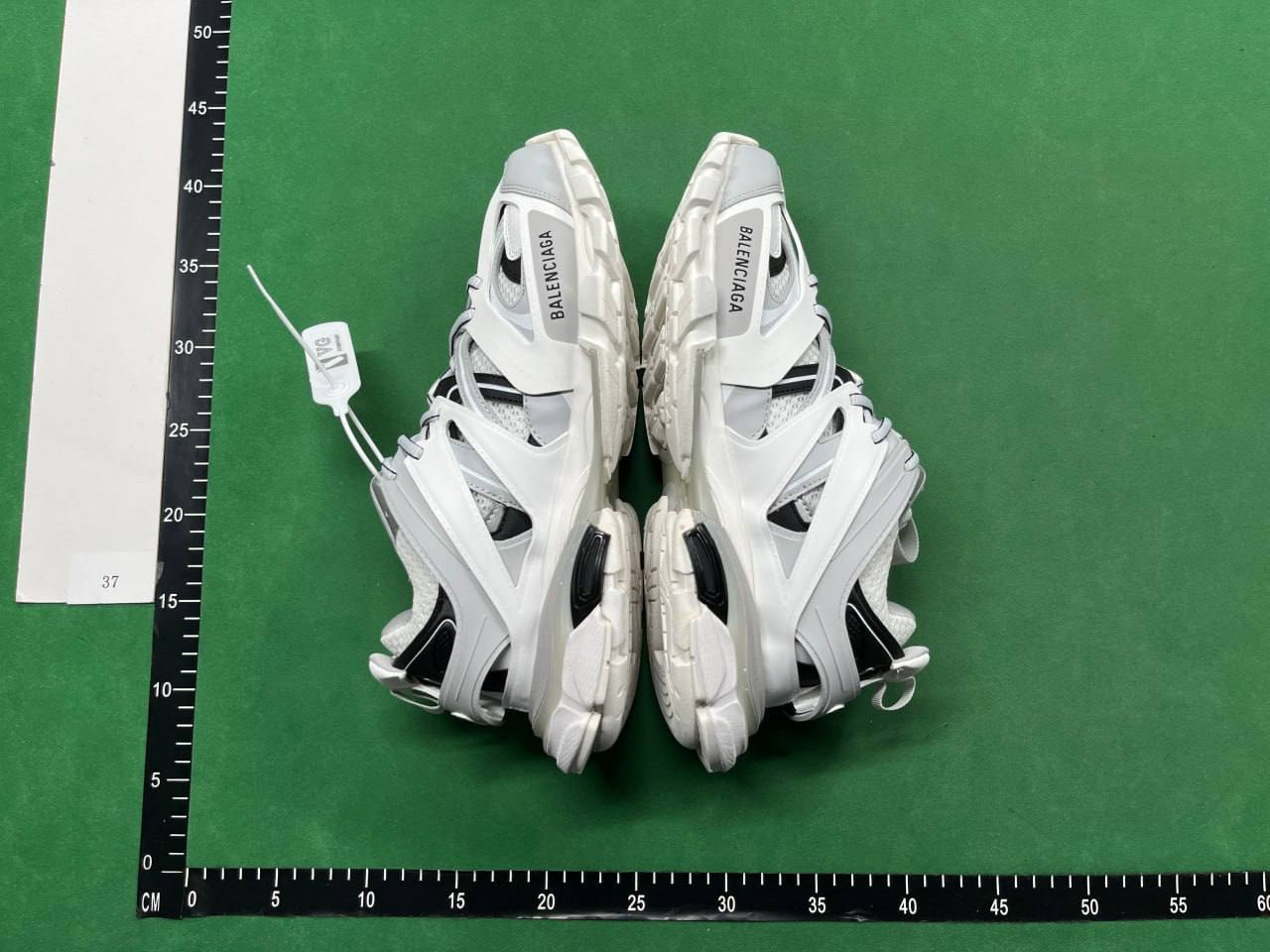 Balenciaga LED -3