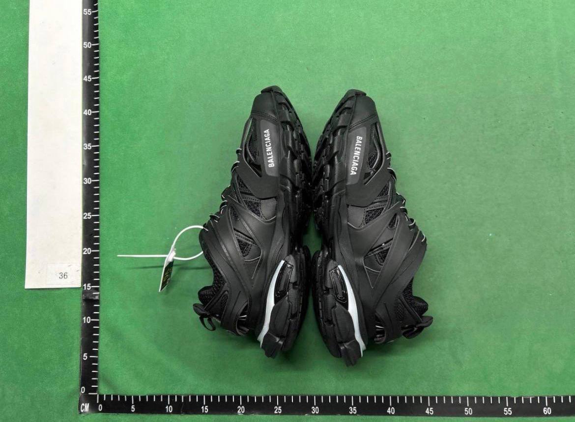 Balenciaga LED -4