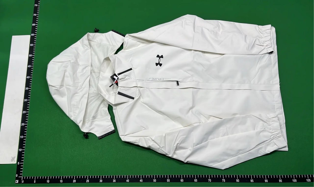 Under Armour suit -4