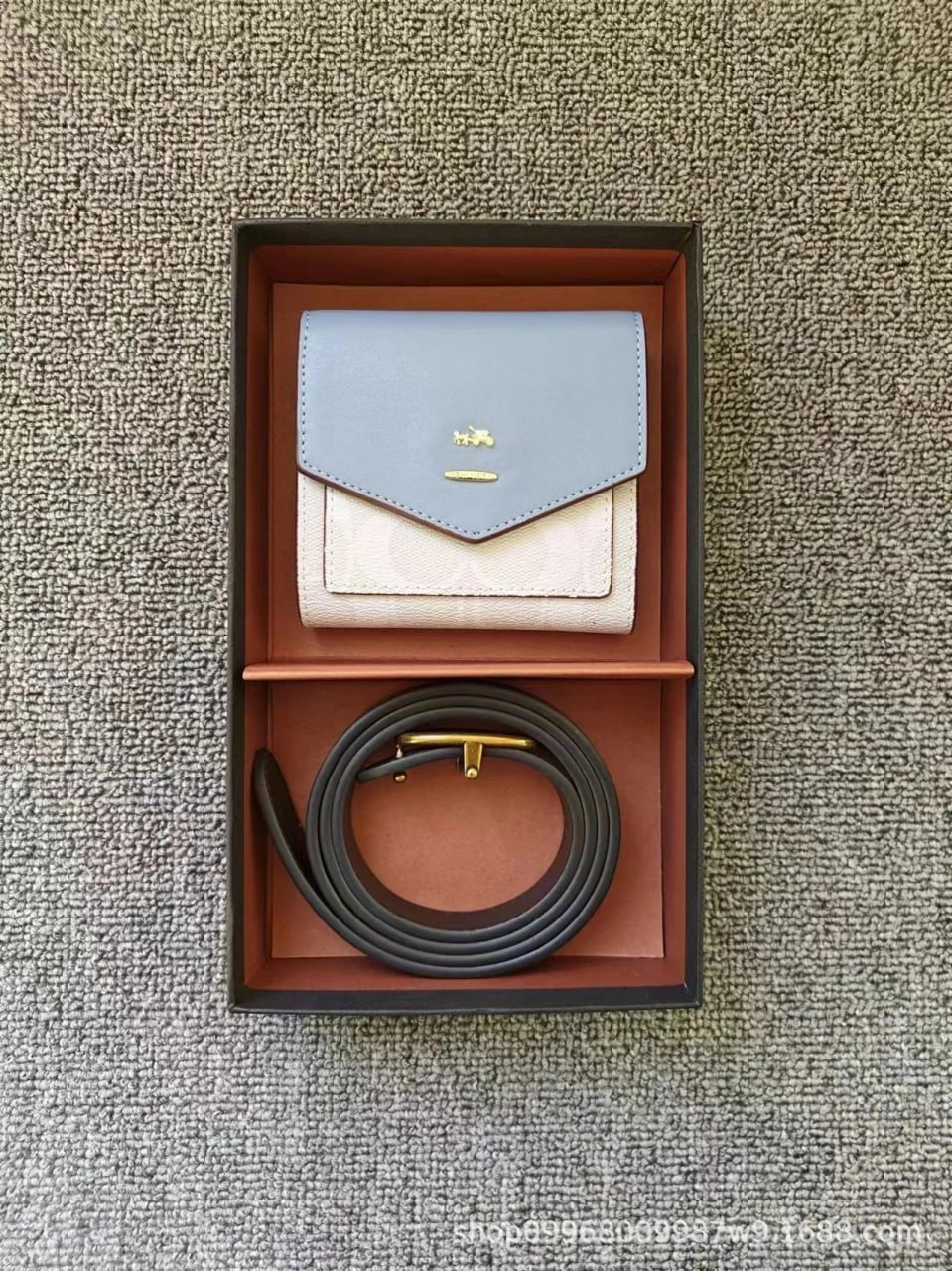Coach wallet -3
