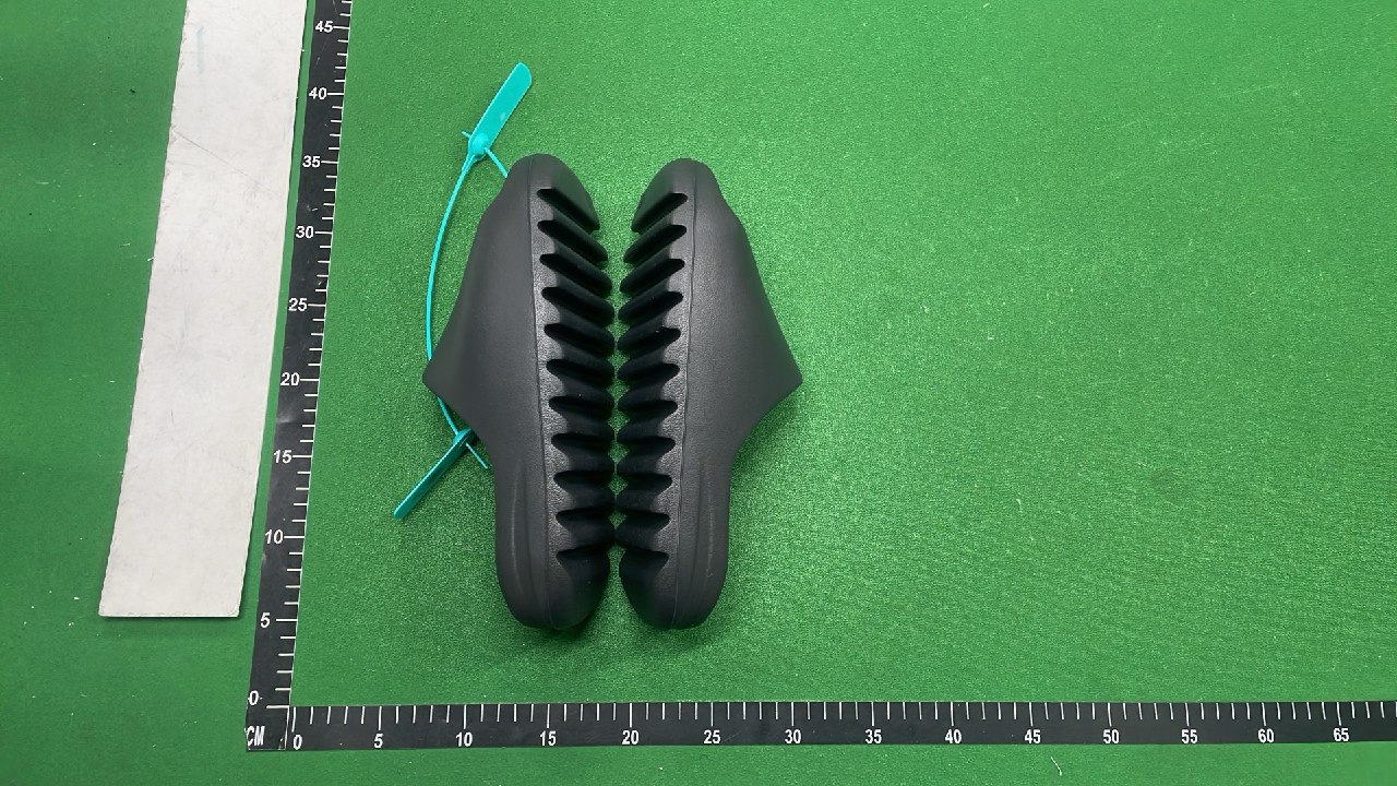 adidas Yeezy Slide Slippers -4