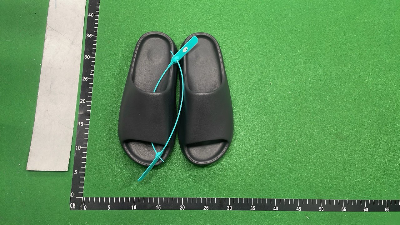adidas Yeezy Slide Slippers -3
