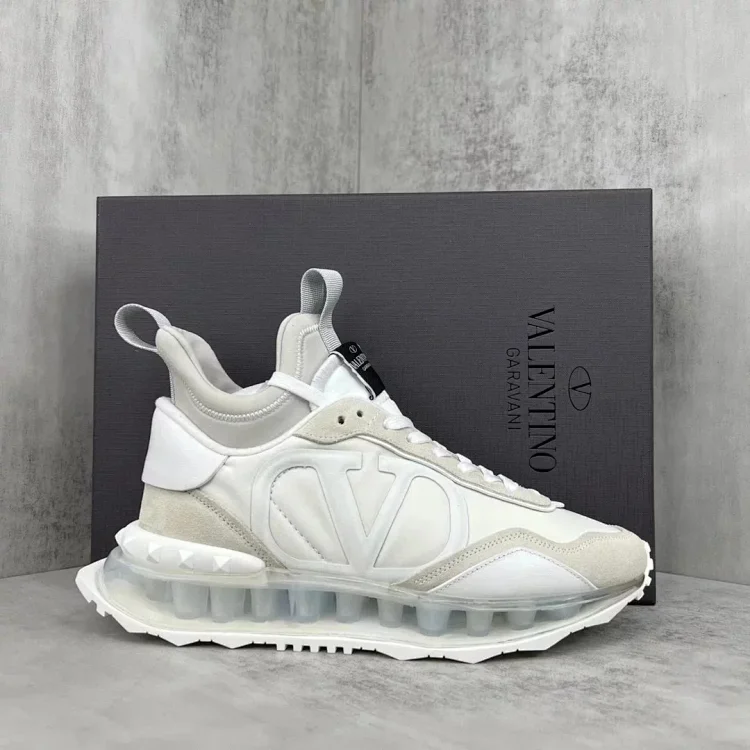  Valentino