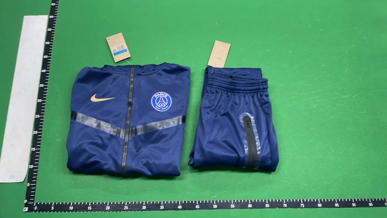 Nike Tech Fleece -3