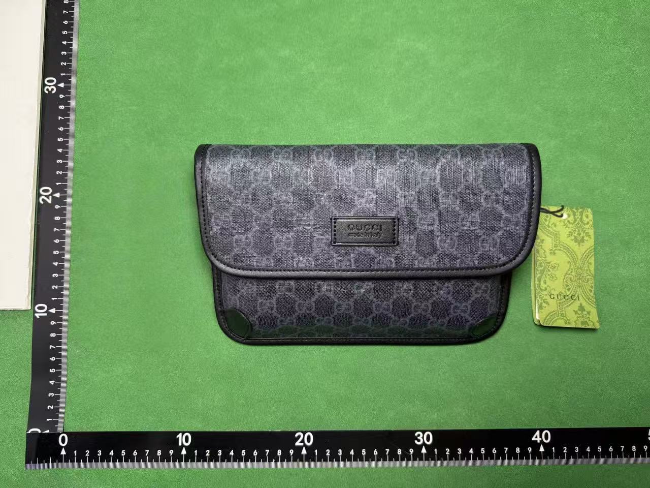 Gucci Old Fanny pack and chest bag -3
