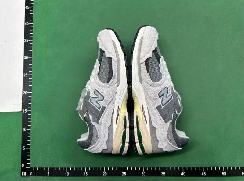  New Balance 2002R Sneakers [13 styles] -2