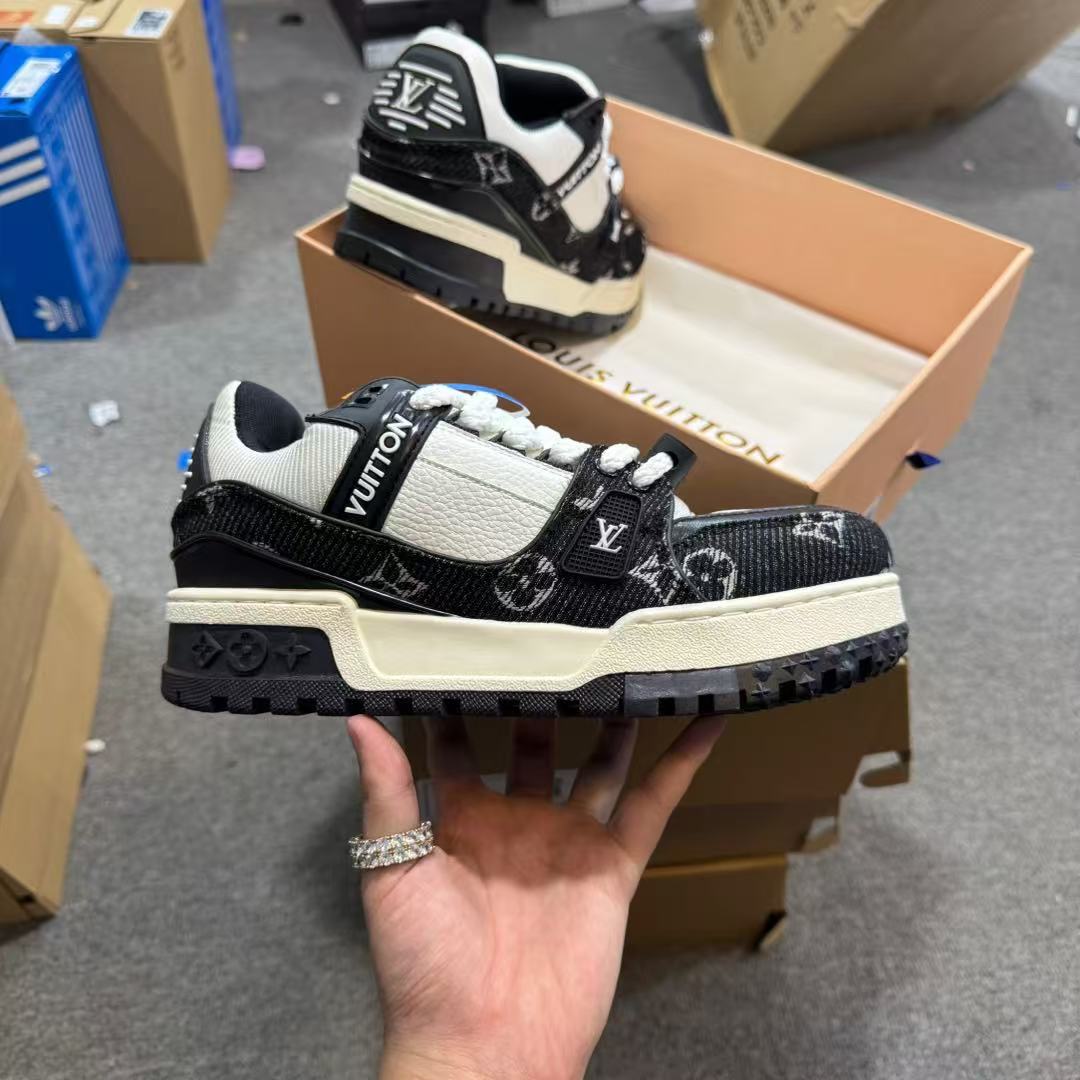  Louis Vuitton Trainer Sneakers [6 styles] -3