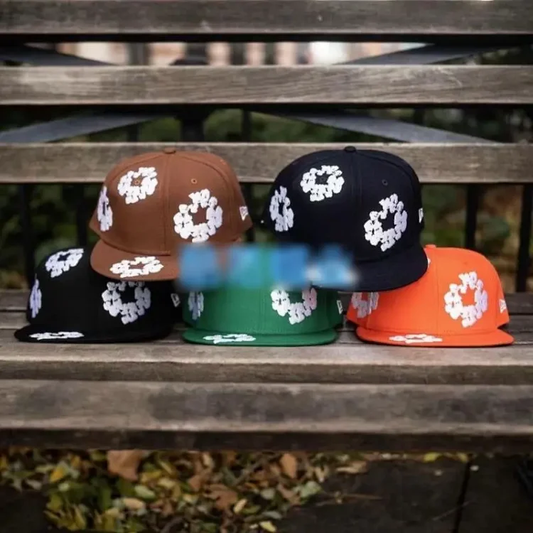 DENIM TEARS Wreath Snapback Ha